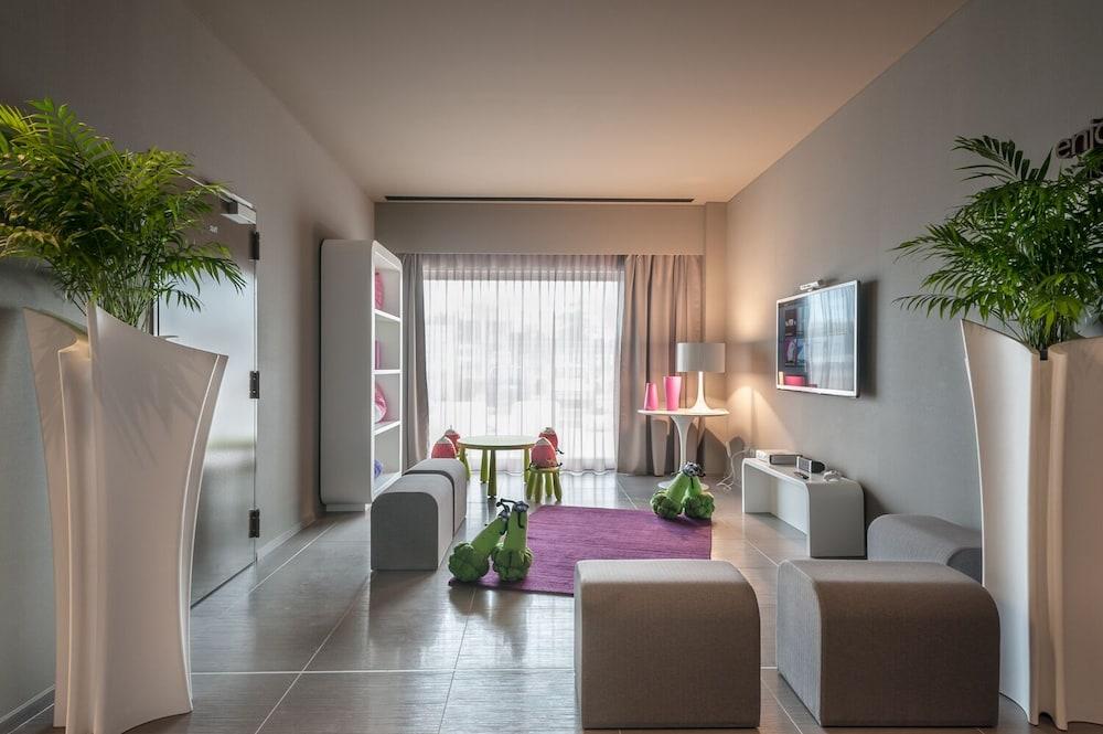 8piuhotel