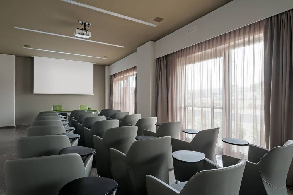 8piuhotel Hotel